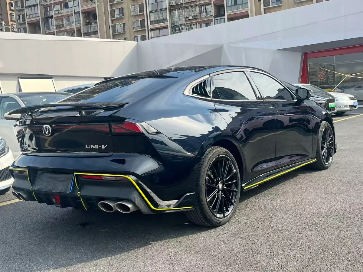 2023 ChangAn UNI-V 1.5T 188HP L4 7DCT,autocango,china used car exporter,china ev exporter,chinese used car exporter,chinese used ev exporter