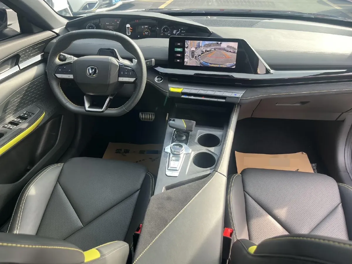 2023 ChangAn UNI-V 1.5T 188HP L4 7DCT,autocango,china used car exporter,china ev exporter,chinese used car exporter,chinese used ev exporter