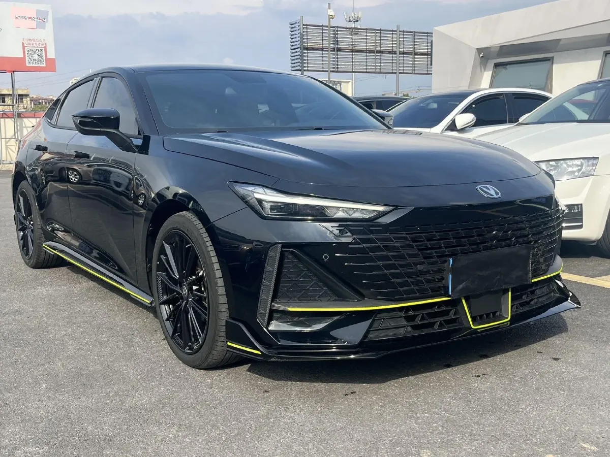 2023 ChangAn UNI-V 1.5T 188HP L4 7DCT,autocango,china used car exporter,china ev exporter,chinese used car exporter,chinese used ev exporter