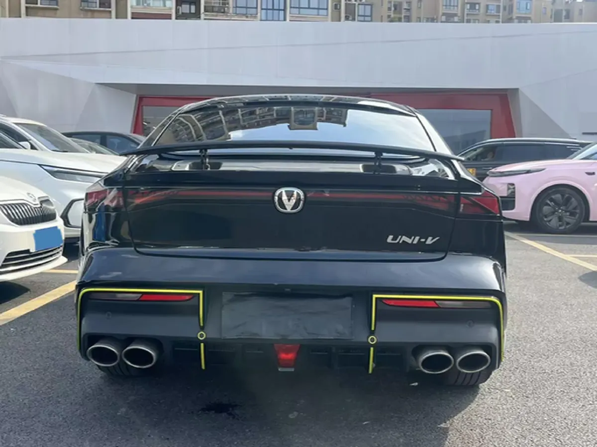 2023 ChangAn UNI-V 1.5T 188HP L4 7DCT,autocango,china used car exporter,china ev exporter,chinese used car exporter,chinese used ev exporter