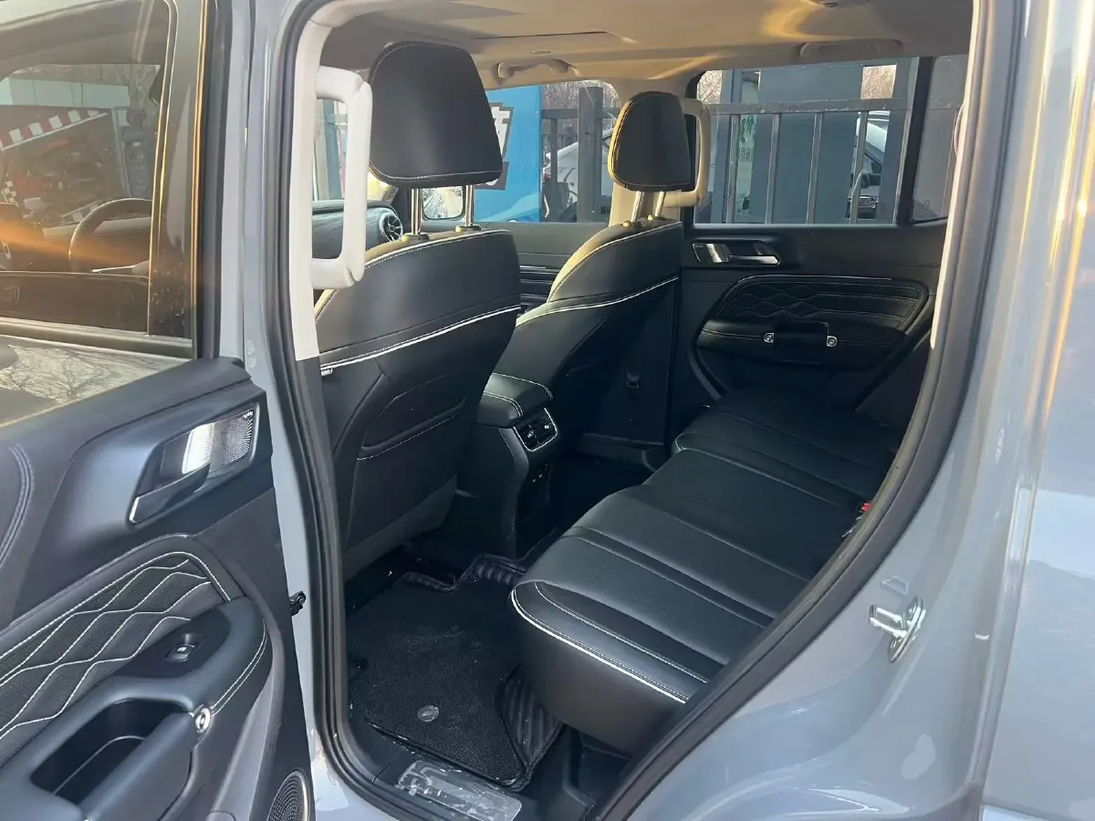 2023 Tank 300 2.0T 227HP L4 8AT,autocango,china used car exporter,china ev exporter,chinese used car exporter,chinese used ev exporter