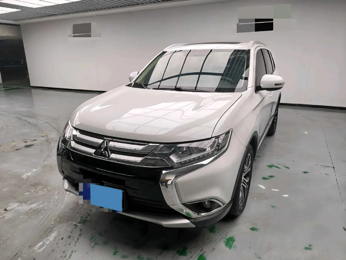 2017 Mitsubishi Outlander 2.0L 166HP L4 CVT,autocango,china used car exporter,china ev exporter,chinese used car exporter,chinese used ev exporter