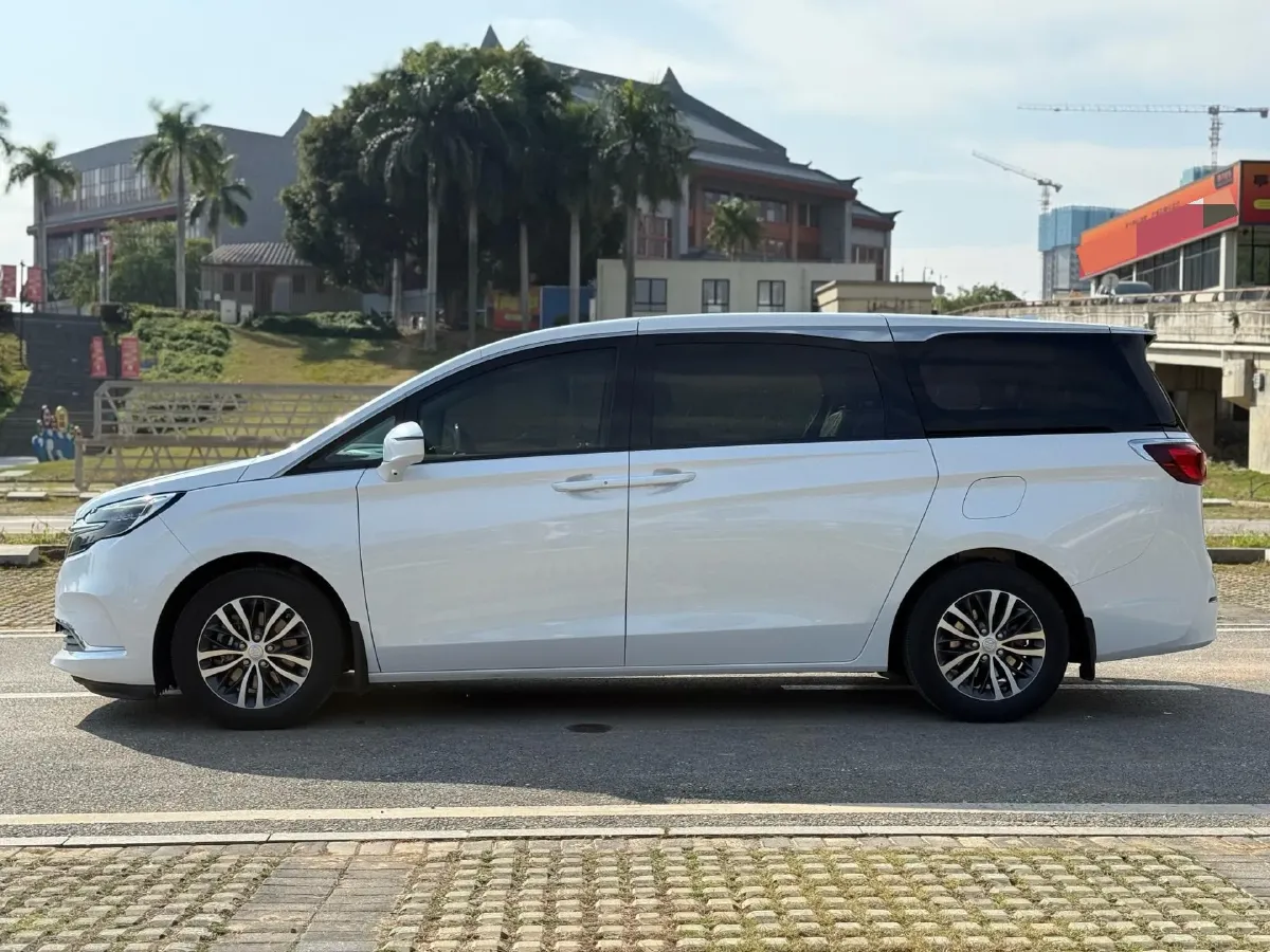 2021 Buick GL8 2.0T 237HP L4 9AT,autocango,china used car exporter,china ev exporter,chinese used car exporter,chinese used ev exporter