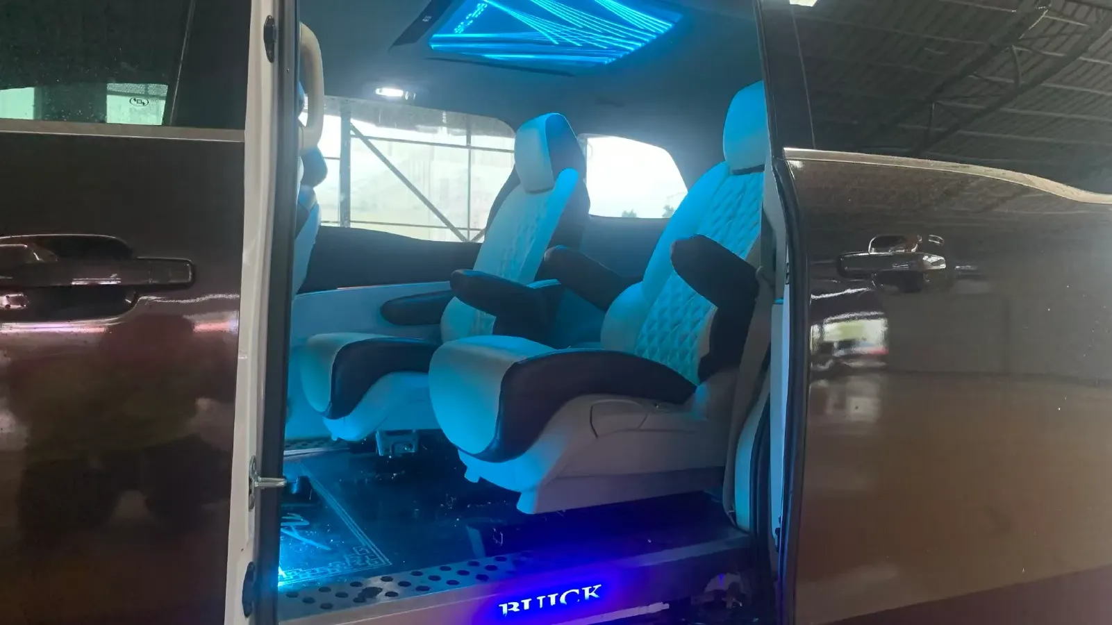 2021 Buick GL8 2.0T 237HP L4 9AT,autocango,china used car exporter,china ev exporter,chinese used car exporter,chinese used ev exporter