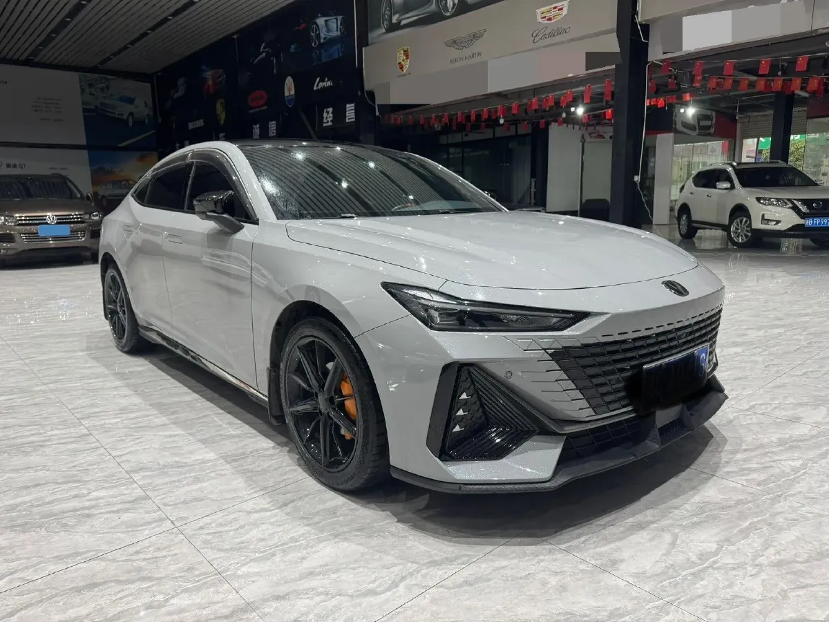 2022 ChangAn UNI-V 1.5T 188HP L4 7DCT,autocango,china used car exporter,china ev exporter,chinese used car exporter,chinese used ev exporter