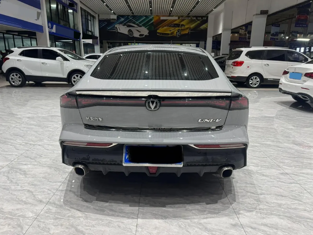 2022 ChangAn UNI-V 1.5T 188HP L4 7DCT,autocango,china used car exporter,china ev exporter,chinese used car exporter,chinese used ev exporter