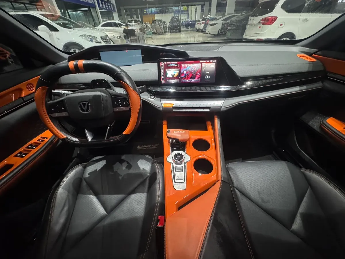 2022 ChangAn UNI-V 1.5T 188HP L4 7DCT,autocango,china used car exporter,china ev exporter,chinese used car exporter,chinese used ev exporter