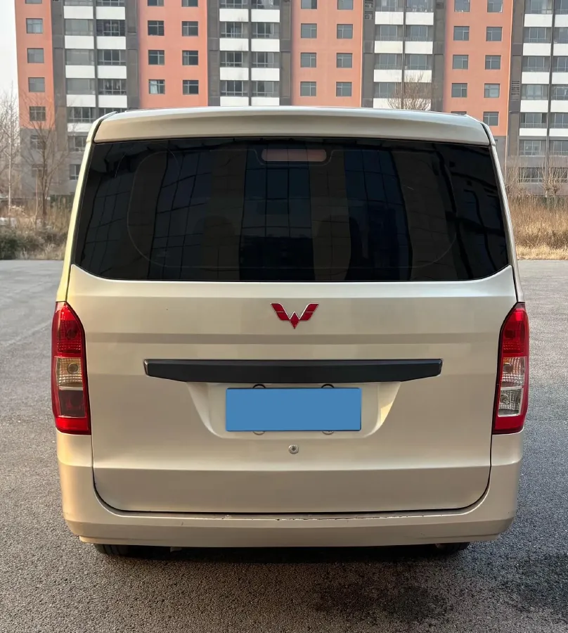 2015 WuLing RongGuang V 1.5L 112HP L4 5MT,autocango,china used car exporter,china ev exporter,chinese used car exporter,chinese used ev exporter