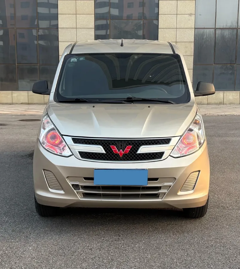 2015 WuLing RongGuang V 1.5L 112HP L4 5MT,autocango,china used car exporter,china ev exporter,chinese used car exporter,chinese used ev exporter