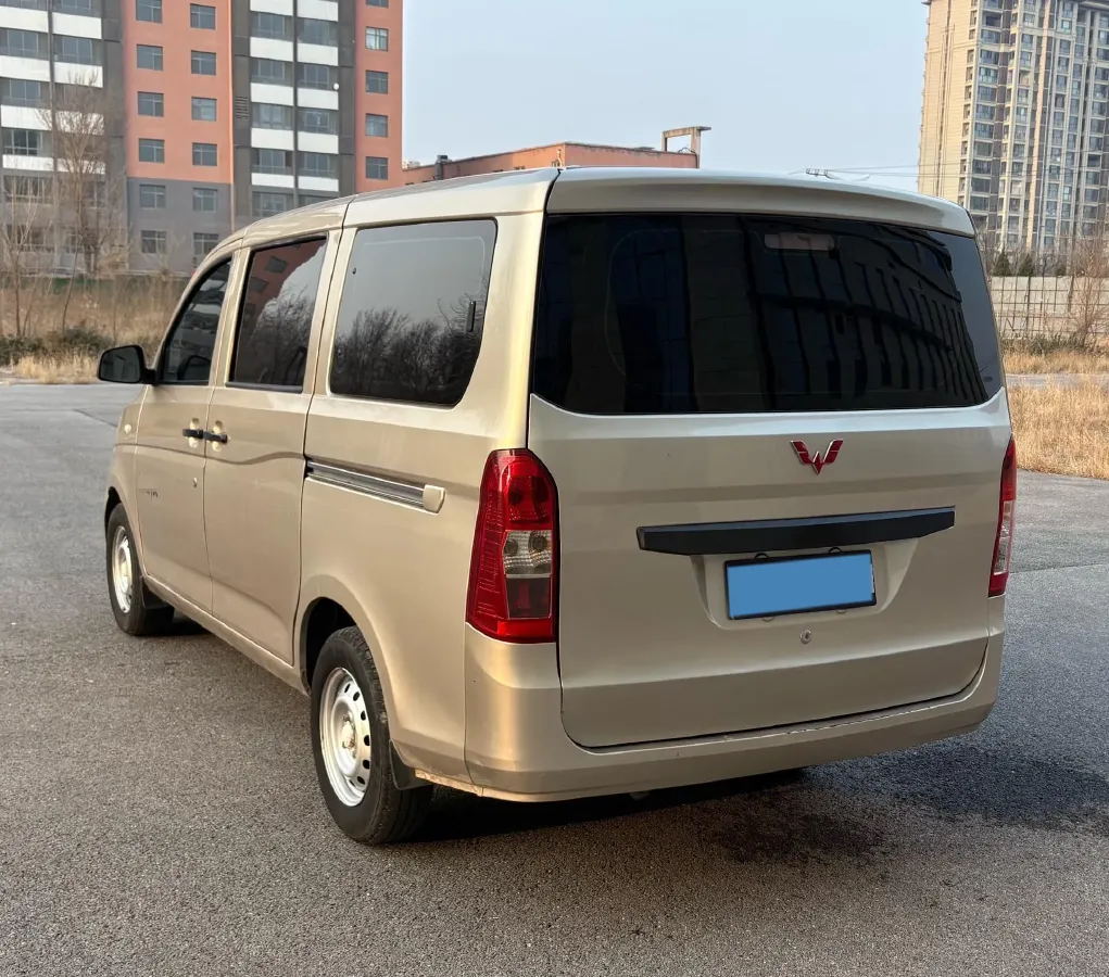 2015 WuLing RongGuang V 1.5L 112HP L4 5MT,autocango,china used car exporter,china ev exporter,chinese used car exporter,chinese used ev exporter