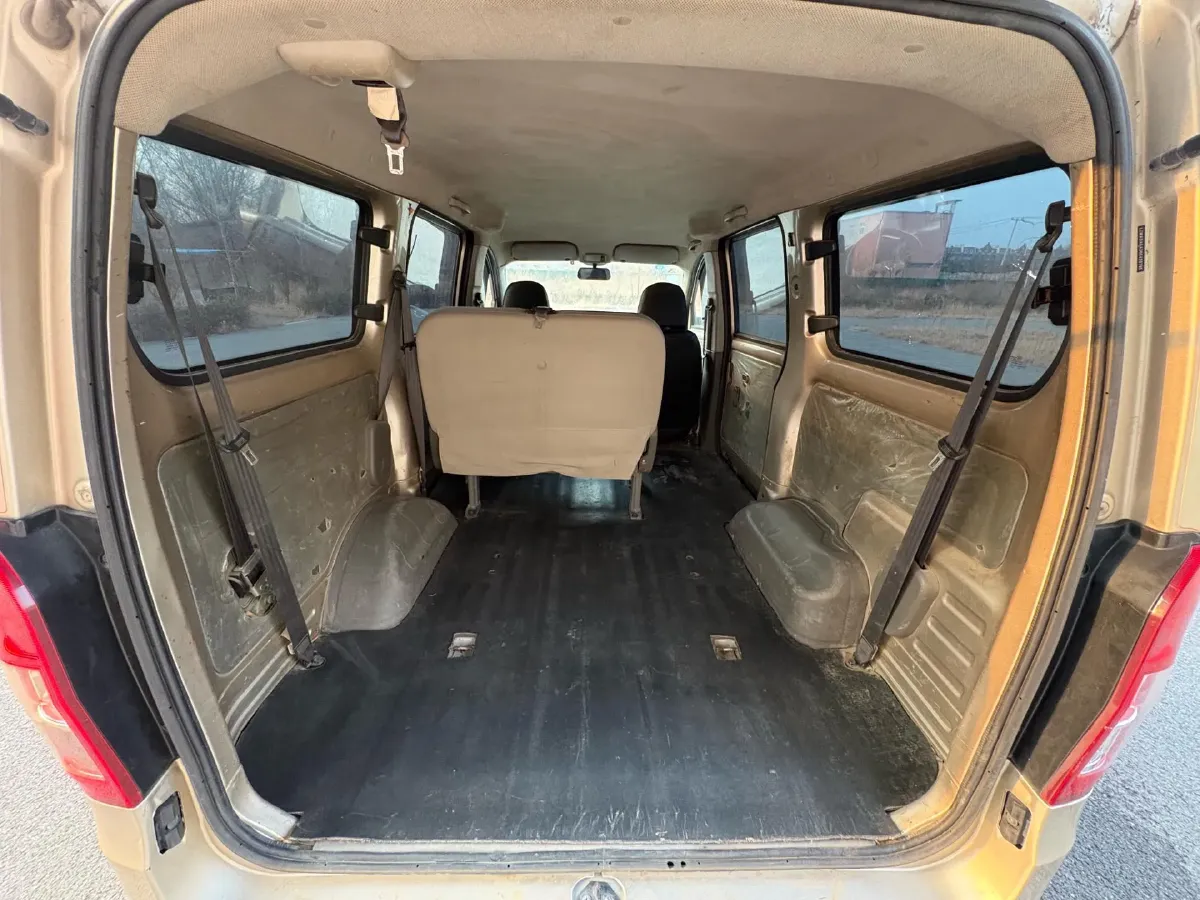 2015 WuLing RongGuang V 1.5L 112HP L4 5MT,autocango,china used car exporter,china ev exporter,chinese used car exporter,chinese used ev exporter