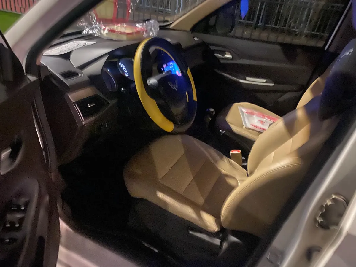 2018 WuLing HongGuang 1.5L 105HP L4 5MT,autocango,china used car exporter,china ev exporter,chinese used car exporter,chinese used ev exporter