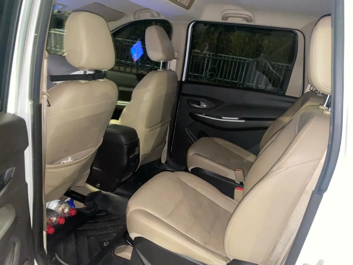 2018 WuLing HongGuang 1.5L 105HP L4 5MT,autocango,china used car exporter,china ev exporter,chinese used car exporter,chinese used ev exporter