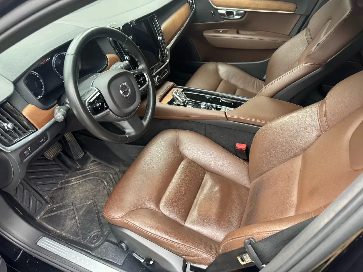 2021 Volvo S90 2.0T 250HP L4 8AT,autocango,china used car exporter,china ev exporter,chinese used car exporter,chinese used ev exporter