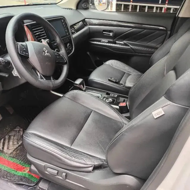 2018 Mitsubishi Outlander 2.4L 192HP L4 CVT,autocango,china used car exporter,china ev exporter,chinese used car exporter,chinese used ev exporter