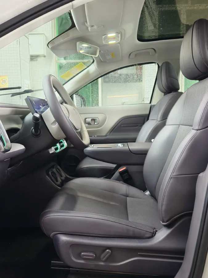 2025 Leapmotor B10 BEV 56.2KWH,autocango,china used car exporter,china ev exporter,chinese used car exporter,chinese used ev exporter