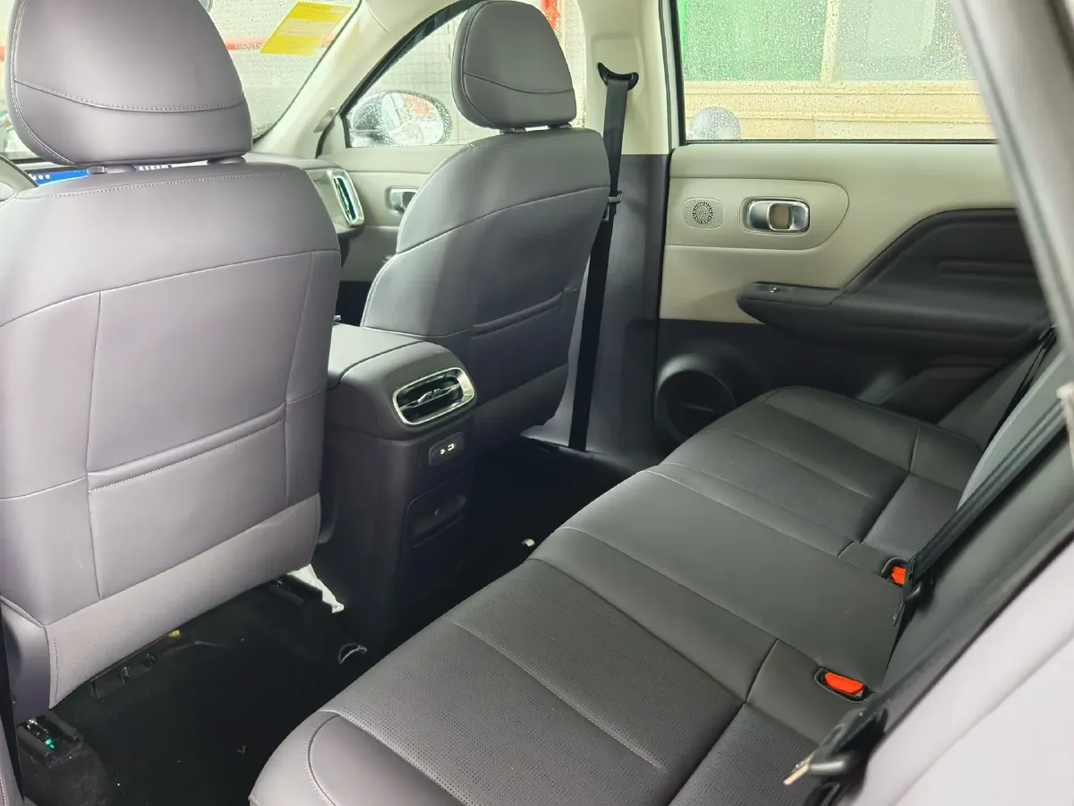 2025 Leapmotor B10 BEV 56.2KWH,autocango,china used car exporter,china ev exporter,chinese used car exporter,chinese used ev exporter