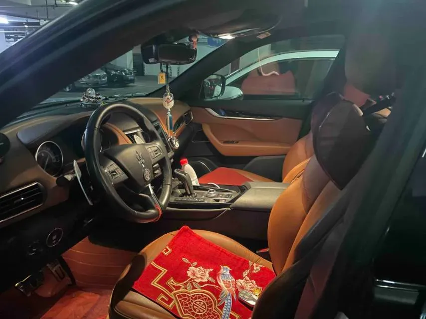 2022 Maserati Levante 2.0T 330HP L4 8AT,autocango,china used car exporter,china ev exporter,chinese used car exporter,chinese used ev exporter