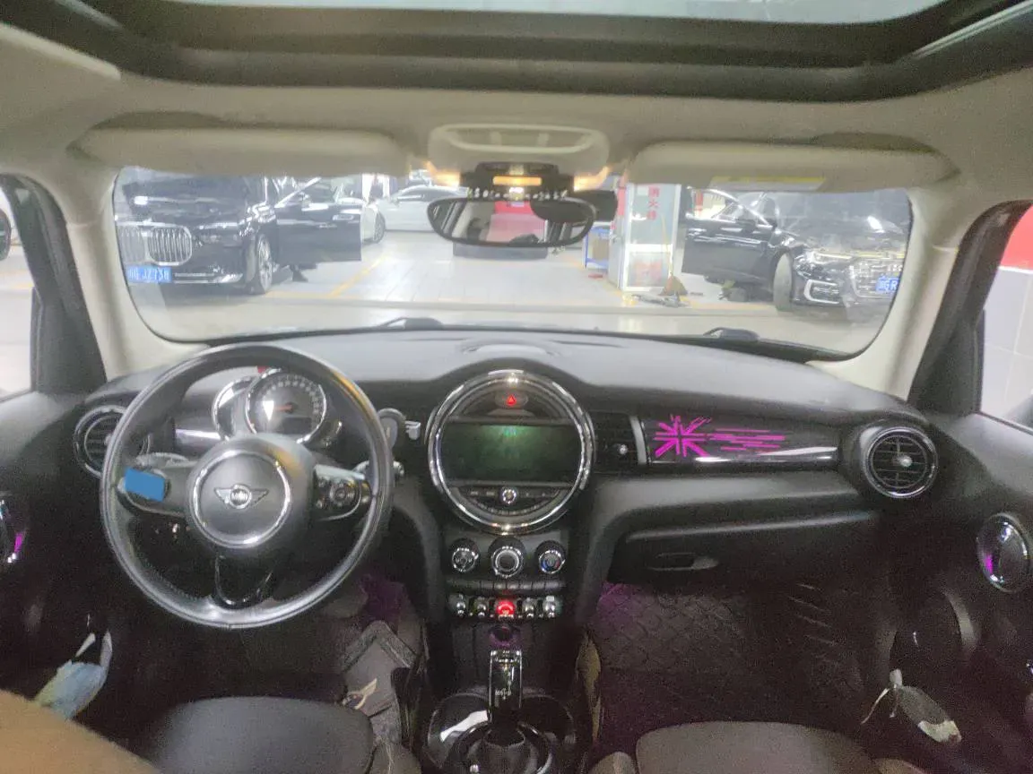 2018 MINI COUNTRYMAN 1.5T 136HP L3 6AT,autocango,china used car exporter,china ev exporter,chinese used car exporter,chinese used ev exporter