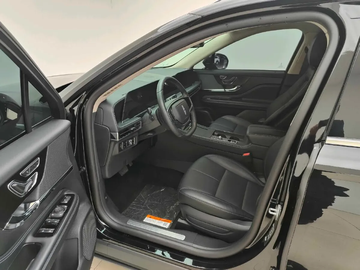 2024 Lincoln Corsair 2.0T 261HP L4 8AT,autocango,china used car exporter,china ev exporter,chinese used car exporter,chinese used ev exporter