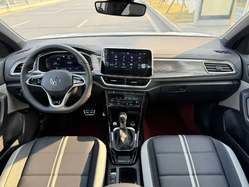 2023 Volkswagen T-Roc 1.5T 160HP L4 7DCT,autocango,china used car exporter,china ev exporter,chinese used car exporter,chinese used ev exporter
