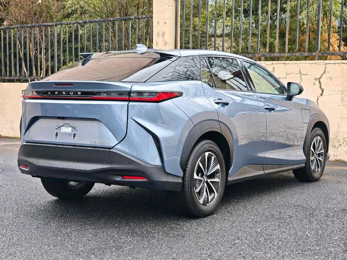 2023 Lexus RZ BEV 67.5KWH,autocango,china used car exporter,china ev exporter,chinese used car exporter,chinese used ev exporter