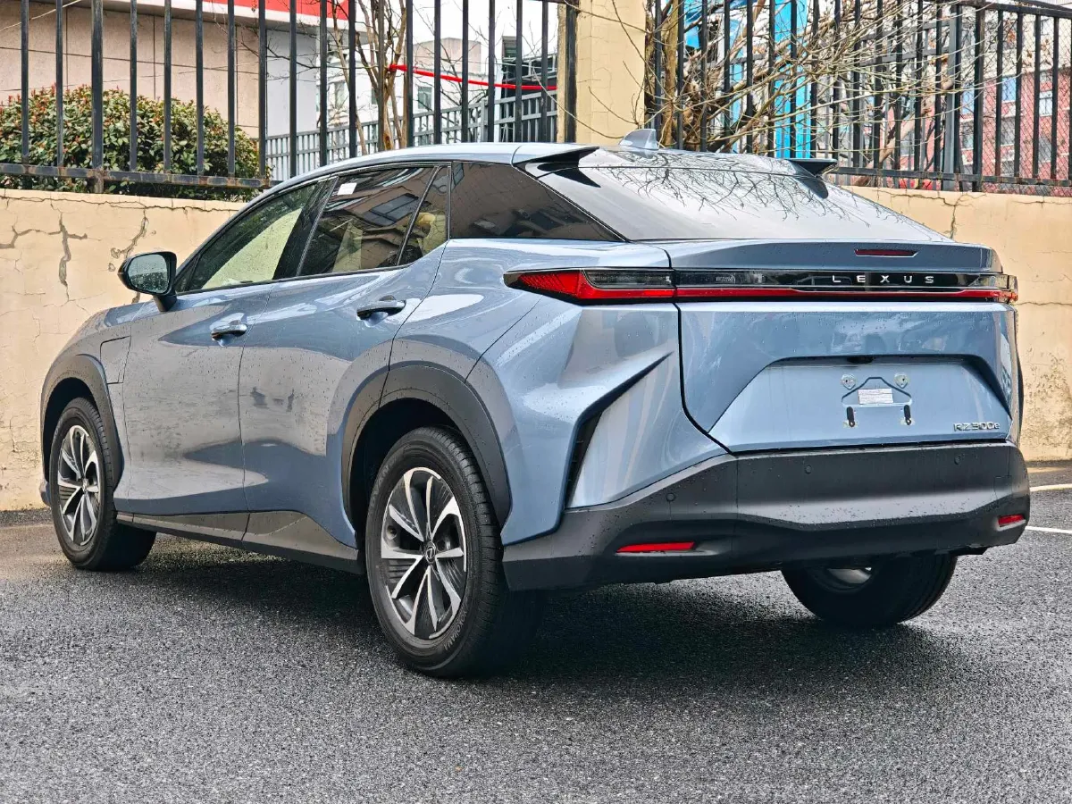 2023 Lexus RZ BEV 67.5KWH,autocango,china used car exporter,china ev exporter,chinese used car exporter,chinese used ev exporter