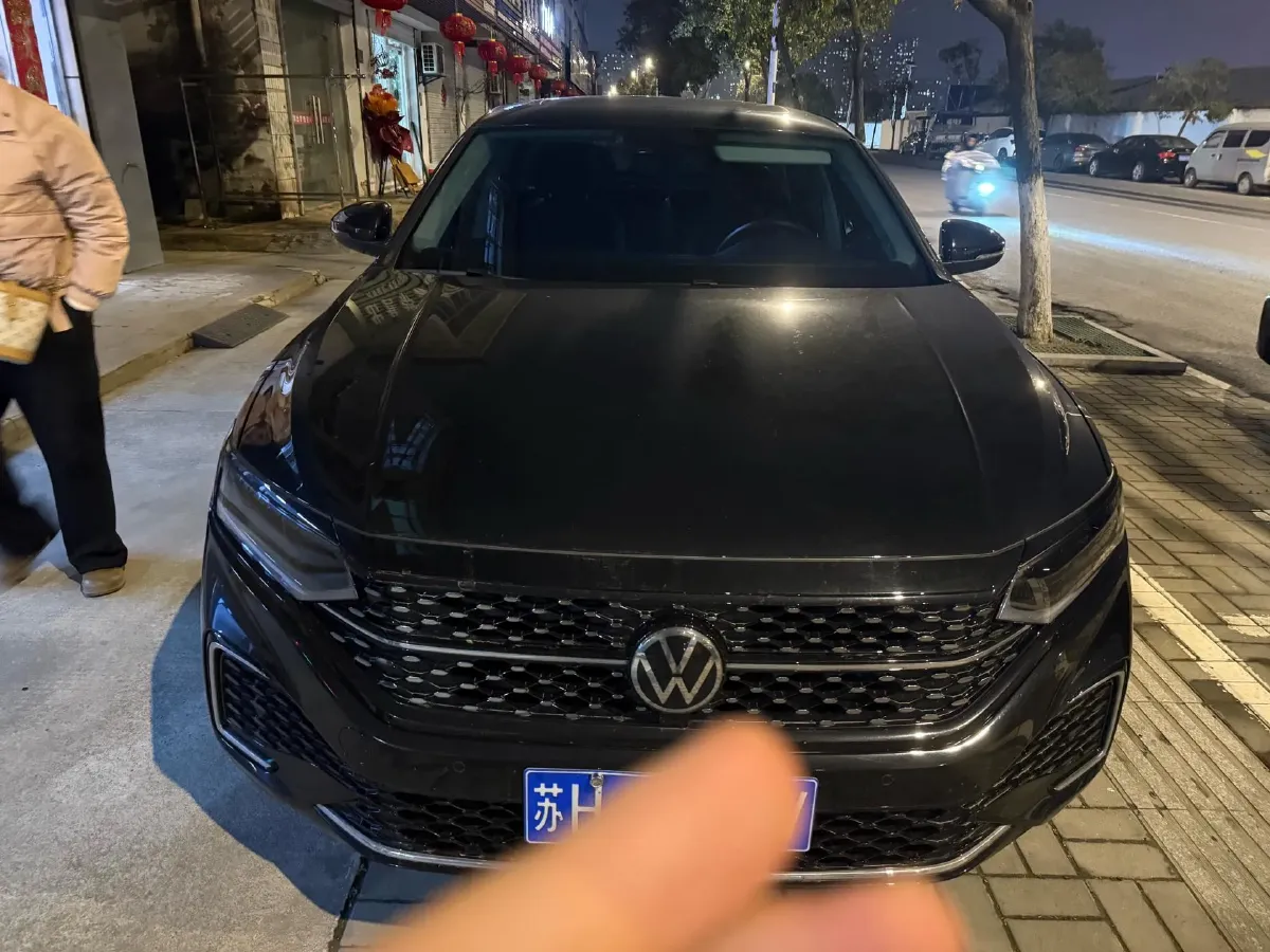 2025 Volkswagen Passat 2.0T 220HP L4 7DCT,autocango,china used car exporter,china ev exporter,chinese used car exporter,chinese used ev exporter