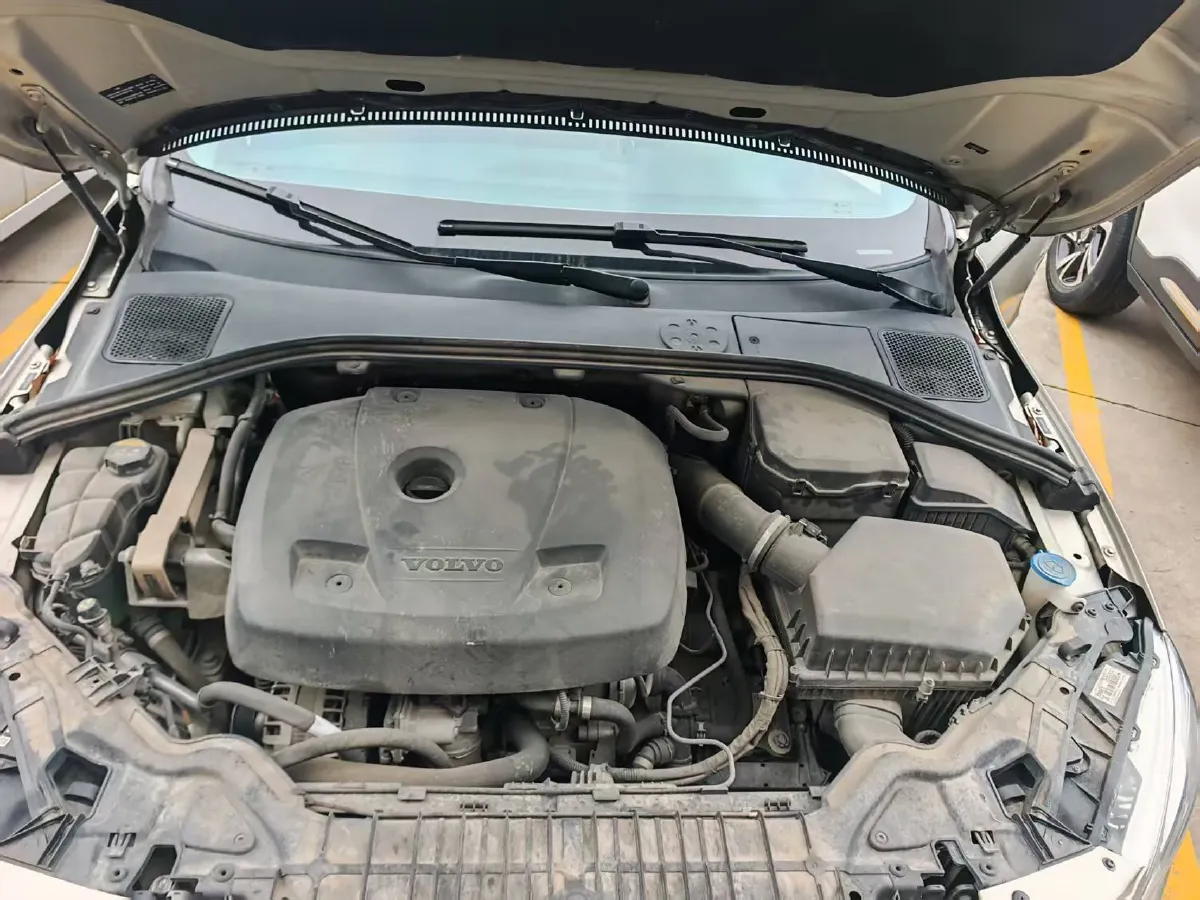 2019 Volvo S60 2.0T 245HP L4 8AT,autocango,china used car exporter,china ev exporter,chinese used car exporter,chinese used ev exporter