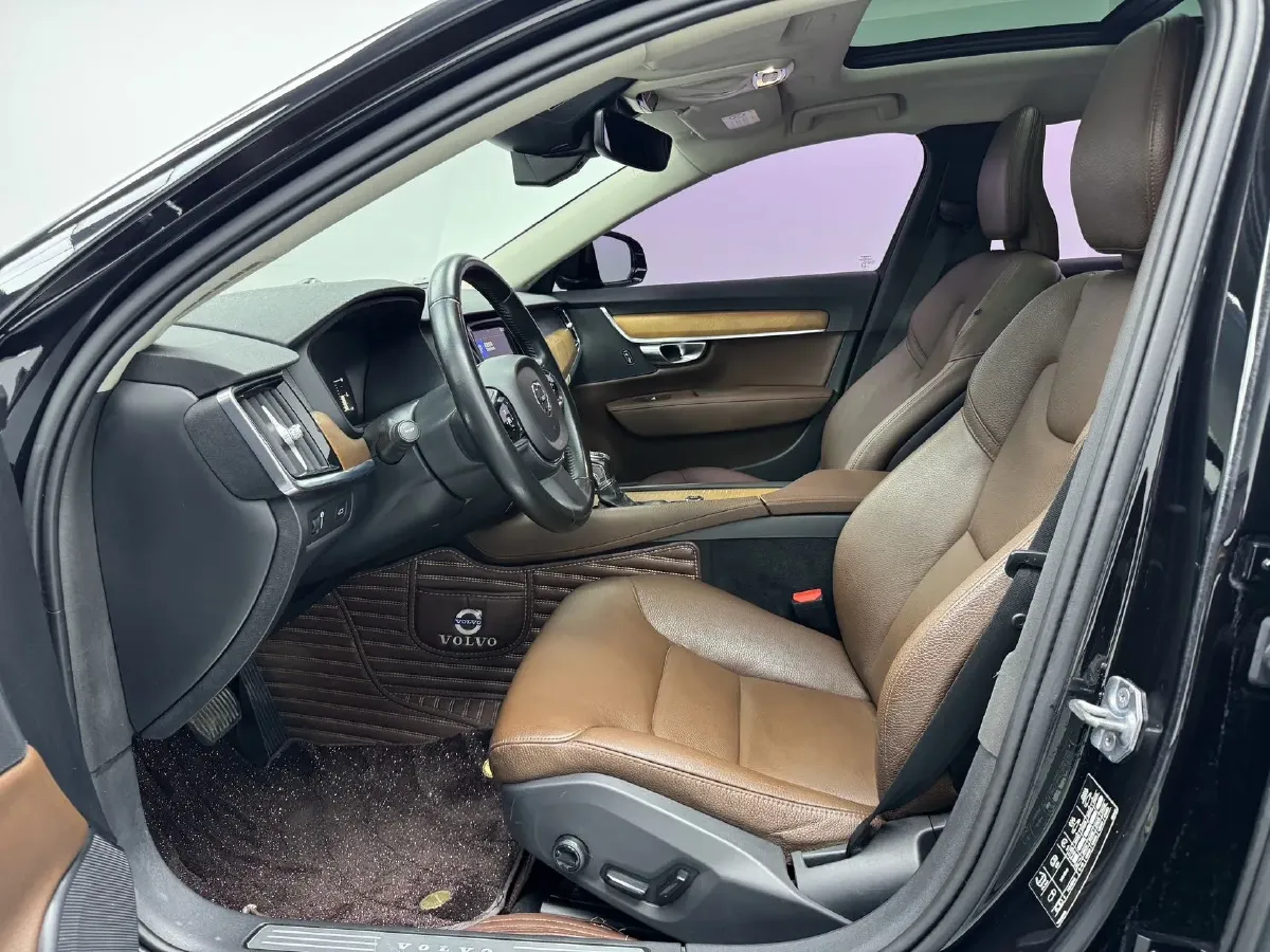 2019 Infiniti Q70 2.0T 211HP L4 7AT,autocango,china used car exporter,china ev exporter,chinese used car exporter,chinese used ev exporter