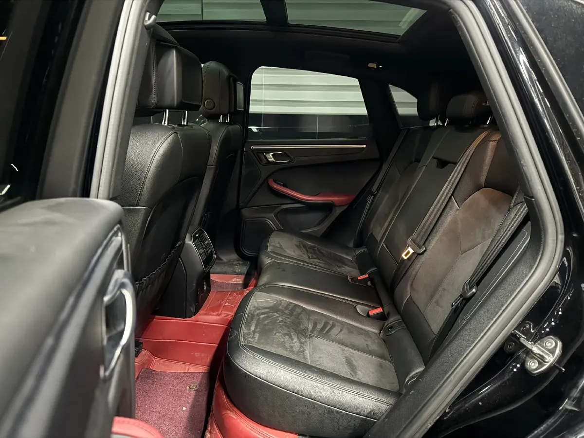 2018 Porsche Macan 2.0T 252HP L4 7DCT,autocango,china used car exporter,china ev exporter,chinese used car exporter,chinese used ev exporter