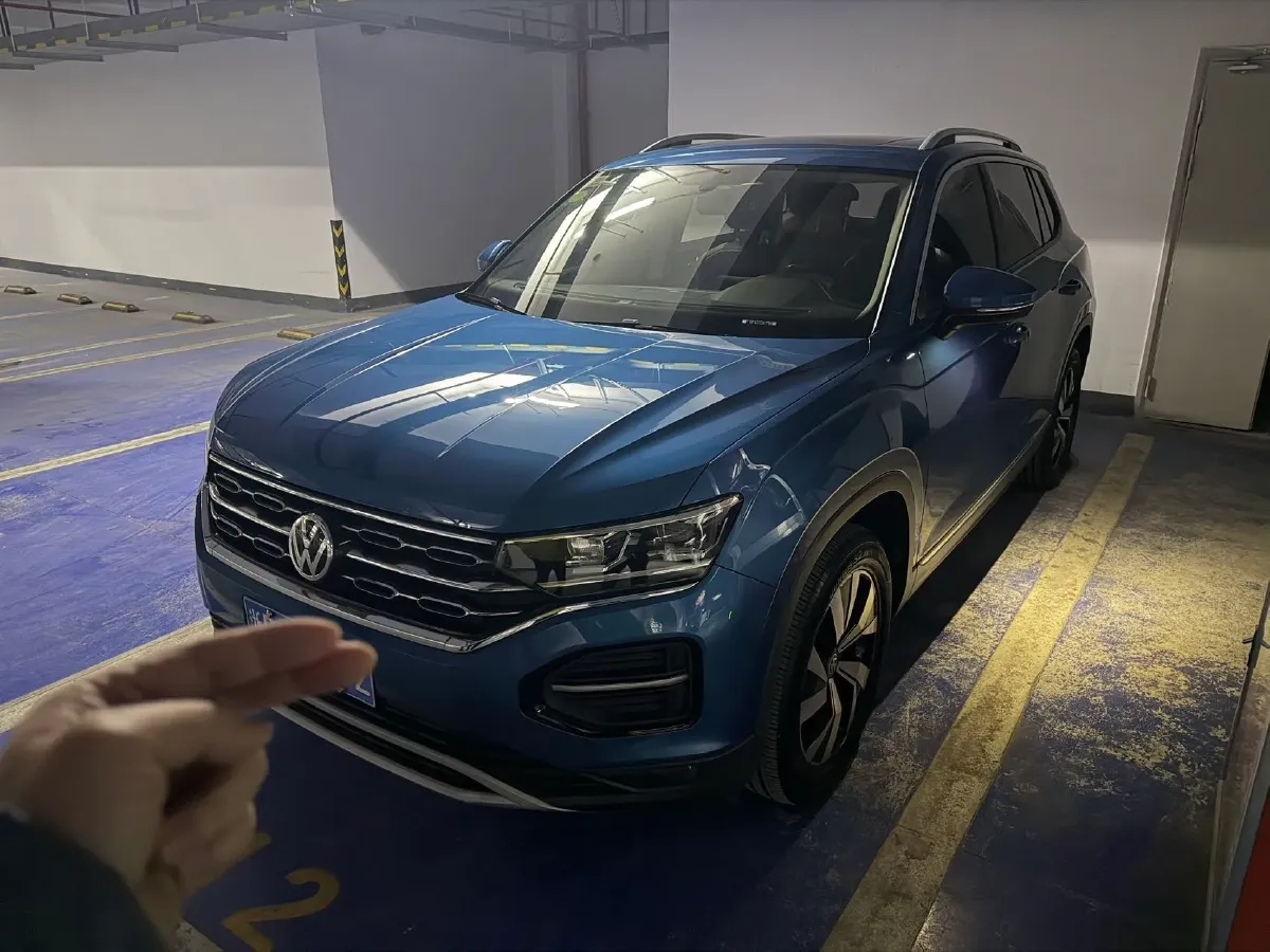 2019 Jeep Cherokee 2.0T 234HP L4 9AT,autocango,china used car exporter,china ev exporter,chinese used car exporter,chinese used ev exporter