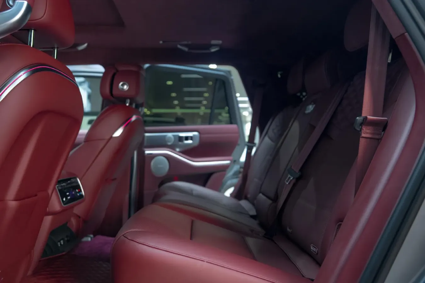 2024 Tank 700 3.0T 360HP V6 9AT PHEV 37.1KWH,autocango,china used car exporter,china ev exporter,chinese used car exporter,chinese used ev exporter