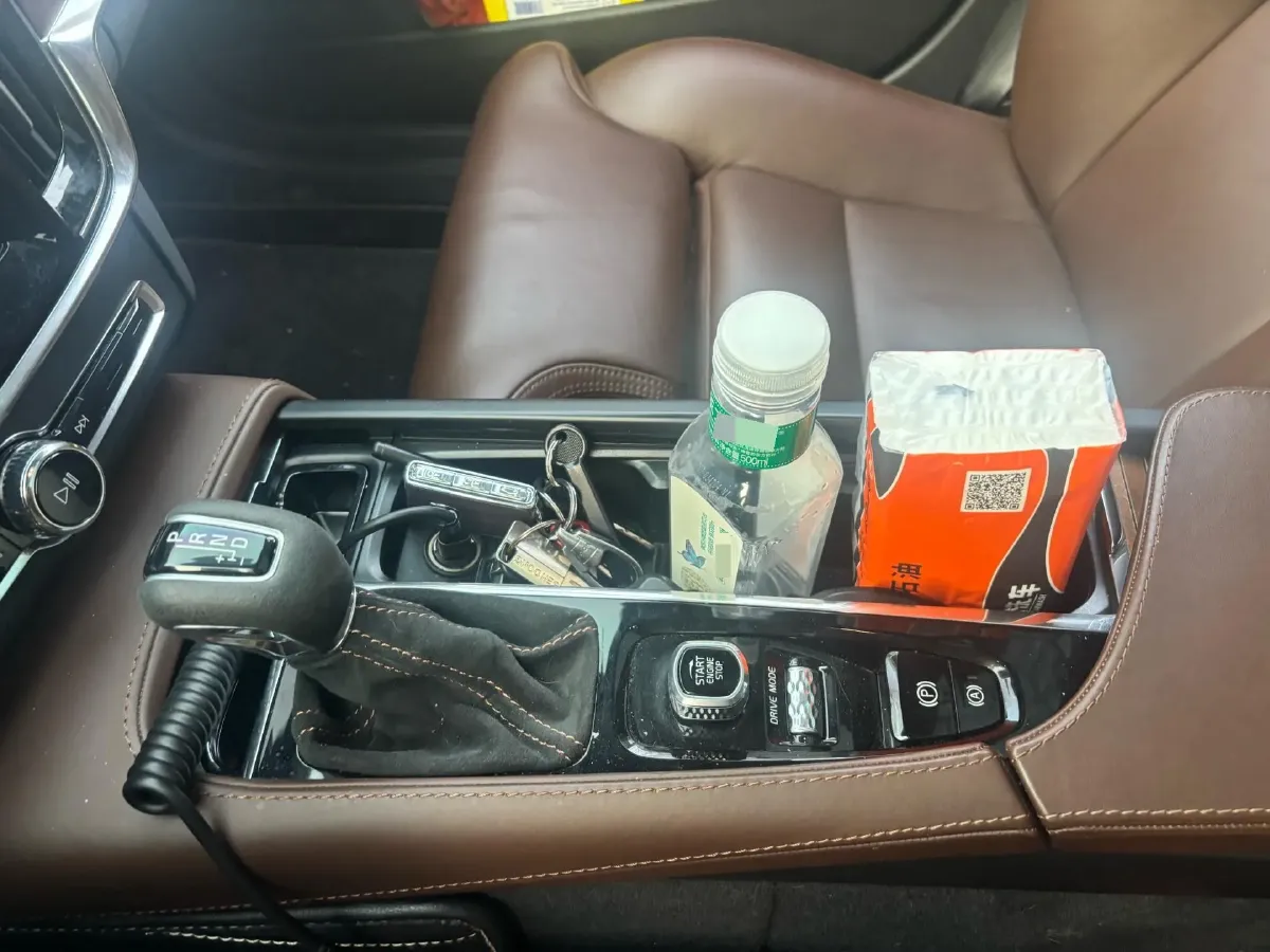 2020 Volvo S90 2.0T 254HP L4 8AT,autocango,china used car exporter,china ev exporter,chinese used car exporter,chinese used ev exporter