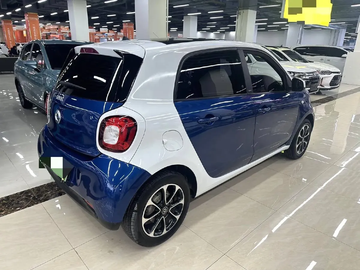 2016 Smart smart forfour 1.0L 71HP L3 6DCT,autocango,china used car exporter,china ev exporter,chinese used car exporter,chinese used ev exporter