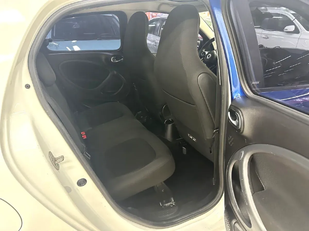 2016 Smart smart forfour 1.0L 71HP L3 6DCT,autocango,china used car exporter,china ev exporter,chinese used car exporter,chinese used ev exporter