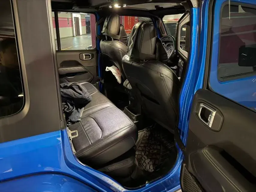 2021 Jeep Wrangler 2.0T 266HP L4 8AT PHEV 17KWH,autocango,china used car exporter,china ev exporter,chinese used car exporter,chinese used ev exporter