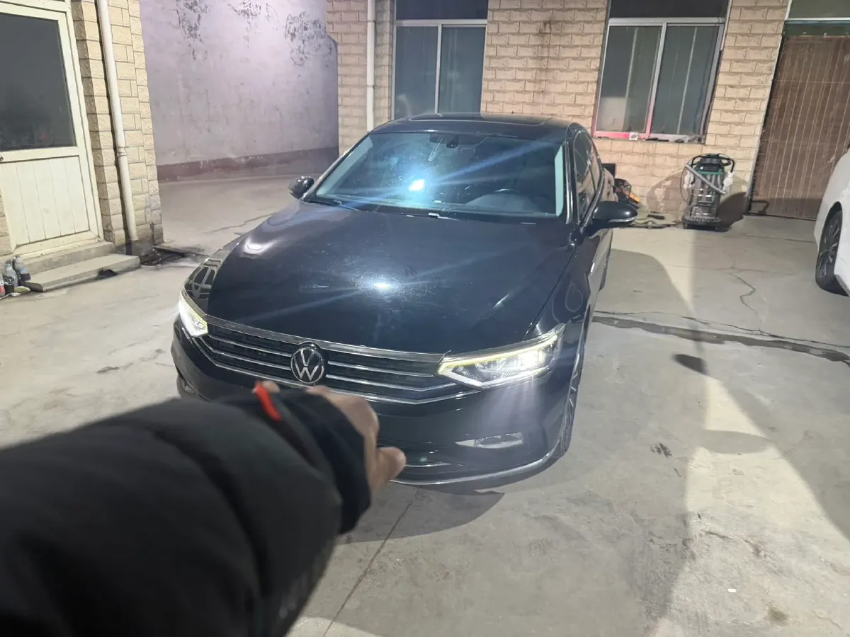 2020 Volkswagen Magotan 2.0T 186HP L4 7DCT,autocango,china used car exporter,china ev exporter,chinese used car exporter,chinese used ev exporter