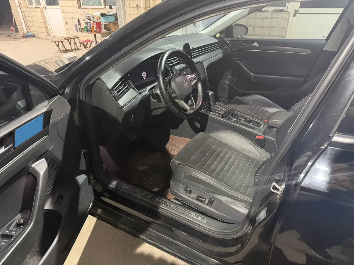 2020 Volkswagen Magotan 2.0T 186HP L4 7DCT,autocango,china used car exporter,china ev exporter,chinese used car exporter,chinese used ev exporter