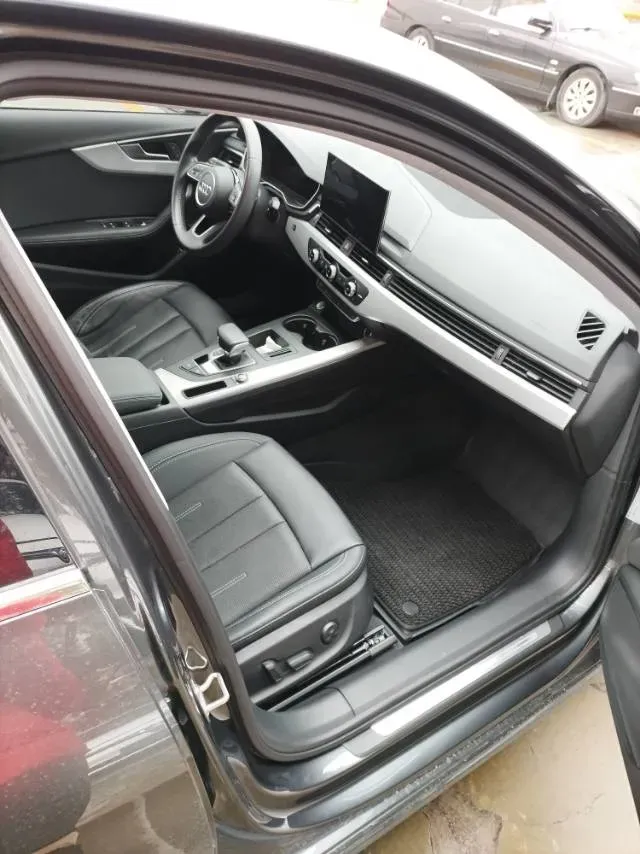 2020 Audi A4L 2.0T 190HP L4 7DCT,autocango,china used car exporter,china ev exporter,chinese used car exporter,chinese used ev exporter