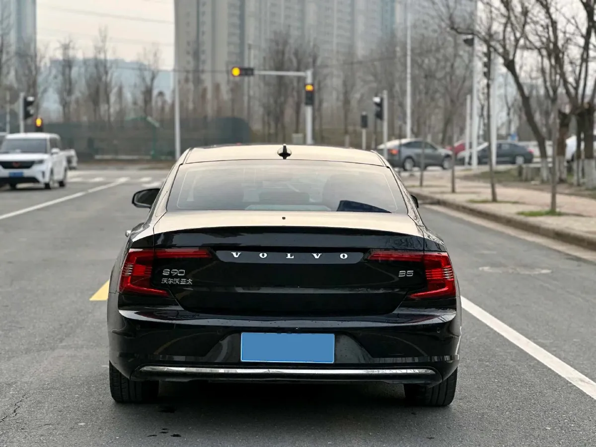 2023 Volvo S90 2.0T 250HP L4 8AT,autocango,china used car exporter,china ev exporter,chinese used car exporter,chinese used ev exporter