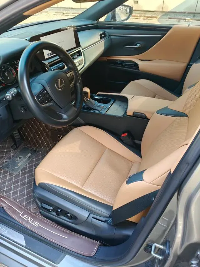 2022 Lexus ES 2.0L 173HP L4 CVT,autocango,china used car exporter,china ev exporter,chinese used car exporter,chinese used ev exporter