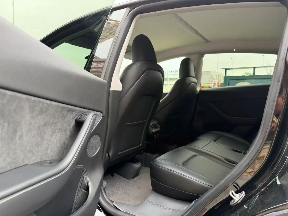 2022 Tesla Model Y BEV 60KWH,autocango,china used car exporter,china ev exporter,chinese used car exporter,chinese used ev exporter