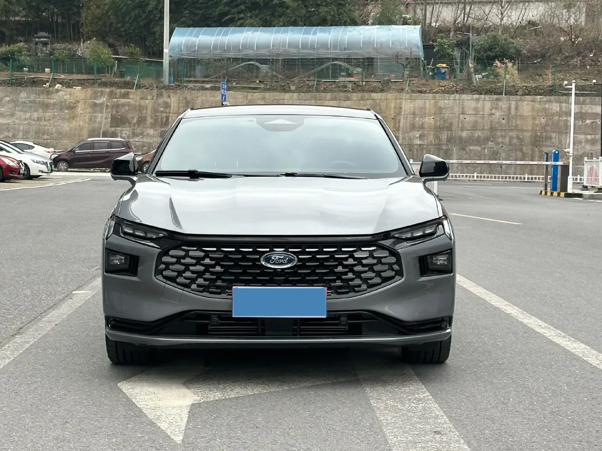 2025 Ford Mondeo 2.0T 254HP L4 8AT,autocango,china used car exporter,china ev exporter,chinese used car exporter,chinese used ev exporter