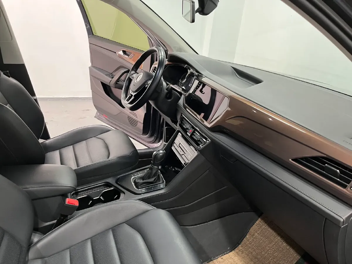 2021 Volkswagen Tharu 1.4T 150HP L4 7DCT,autocango,china used car exporter,china ev exporter,chinese used car exporter,chinese used ev exporter