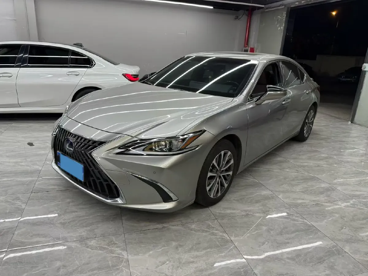 2021 Lexus ES 2.5L 178HP L4 E-CVT Hybrid,autocango,china used car exporter,china ev exporter,chinese used car exporter,chinese used ev exporter