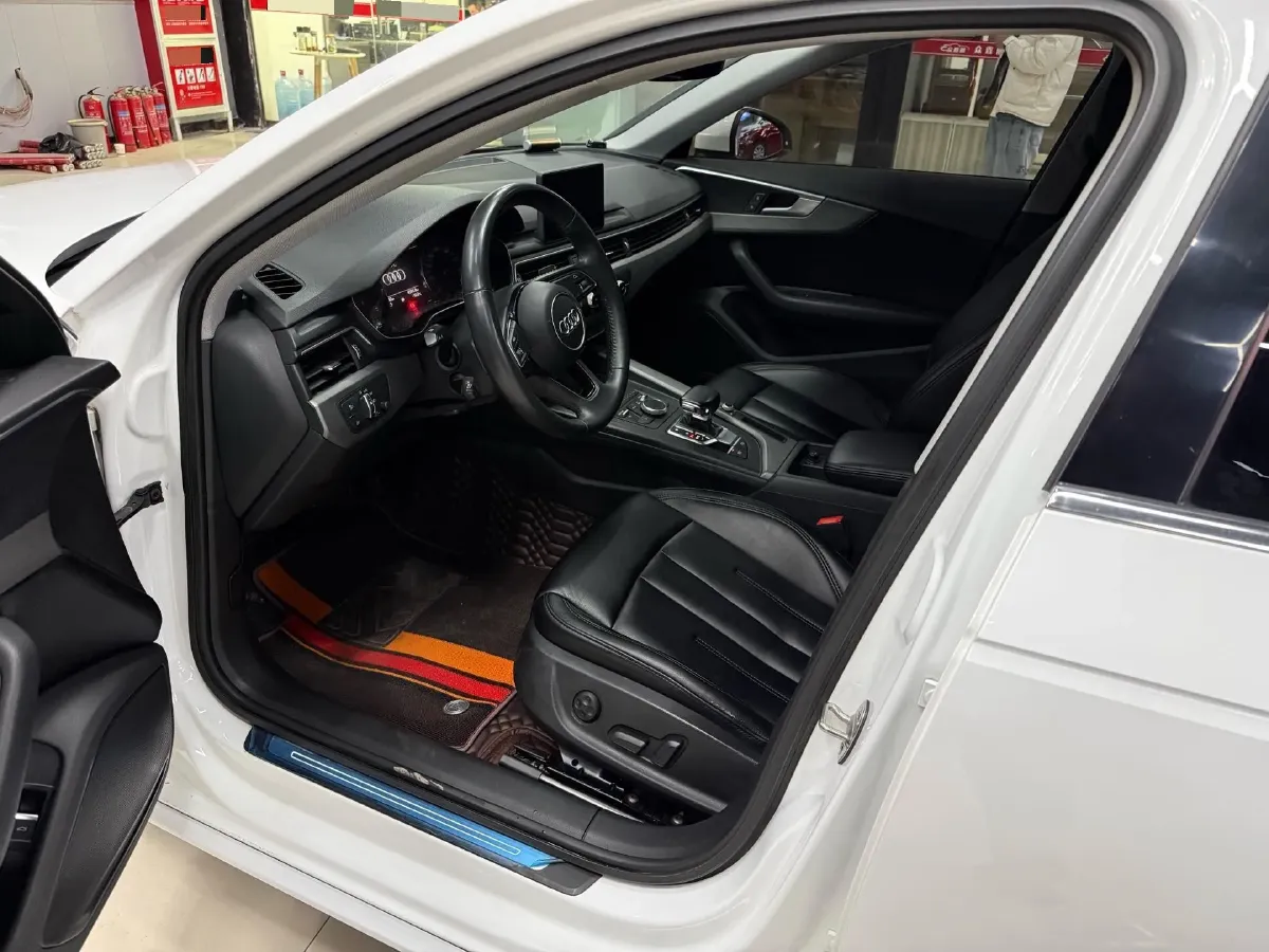 2019 Audi A4L 2.0T 190HP L4 7DCT,autocango,china used car exporter,china ev exporter,chinese used car exporter,chinese used ev exporter