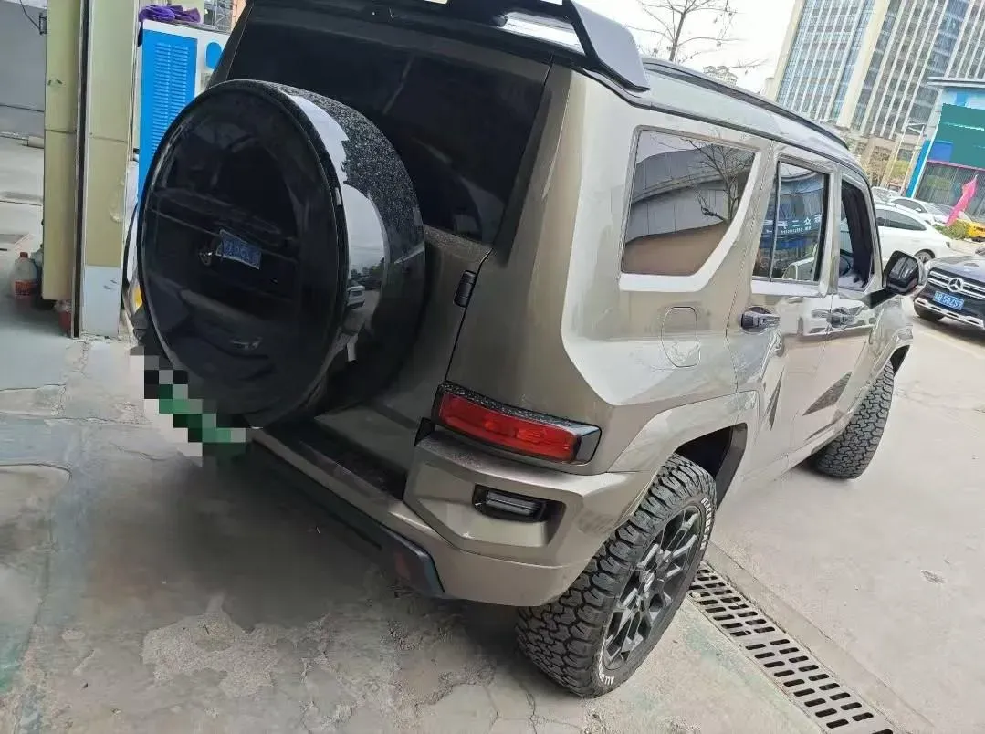 2024 Tank 700 3.0T 360HP V6 9AT PHEV 37.1KWH,autocango,china used car exporter,china ev exporter,chinese used car exporter,chinese used ev exporter