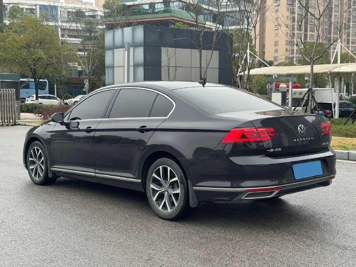 2020 Volkswagen Magotan 2.0T 186HP L4 7DCT,autocango,china used car exporter,china ev exporter,chinese used car exporter,chinese used ev exporter
