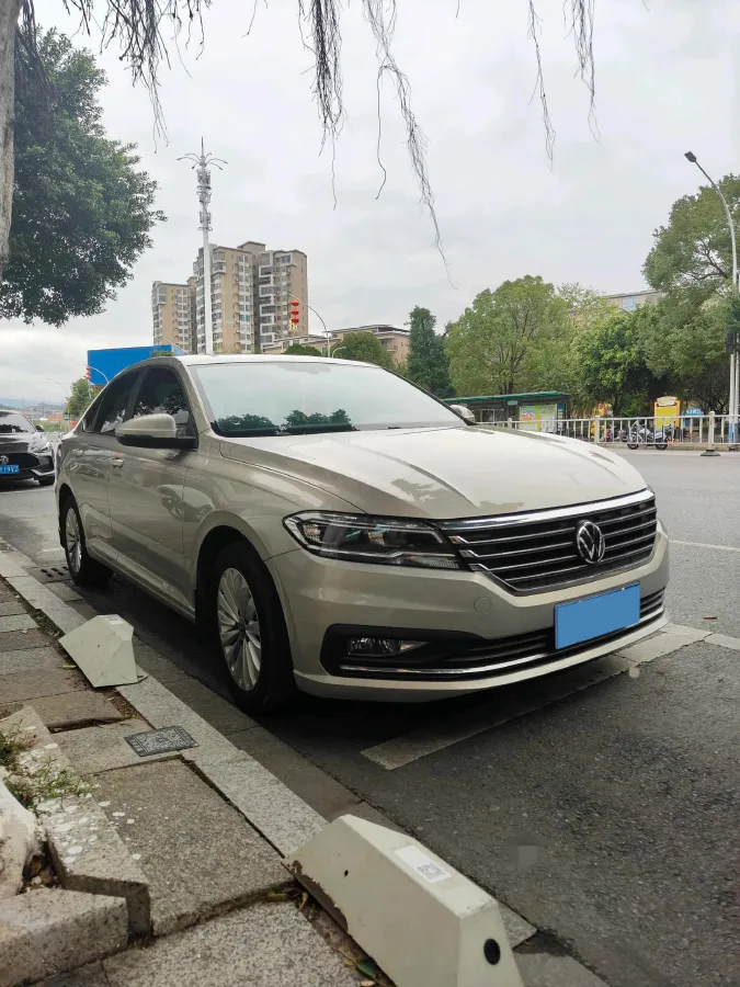 2022 Bestune B70 2.0T 224HP L4 6AT,autocango,china used car exporter,china ev exporter,chinese used car exporter,chinese used ev exporter